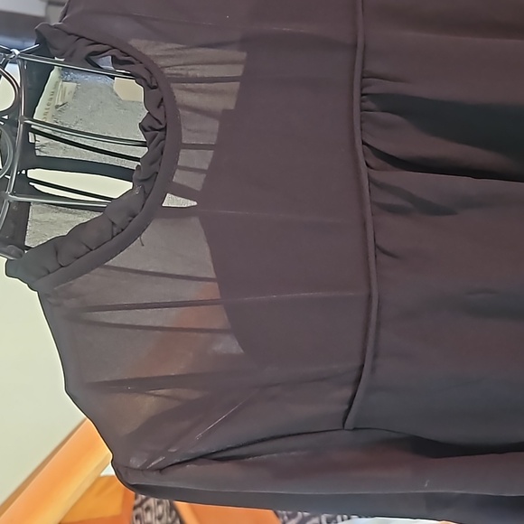 👚MONTEAU BLACK TOP👚 - Picture 2 of 9